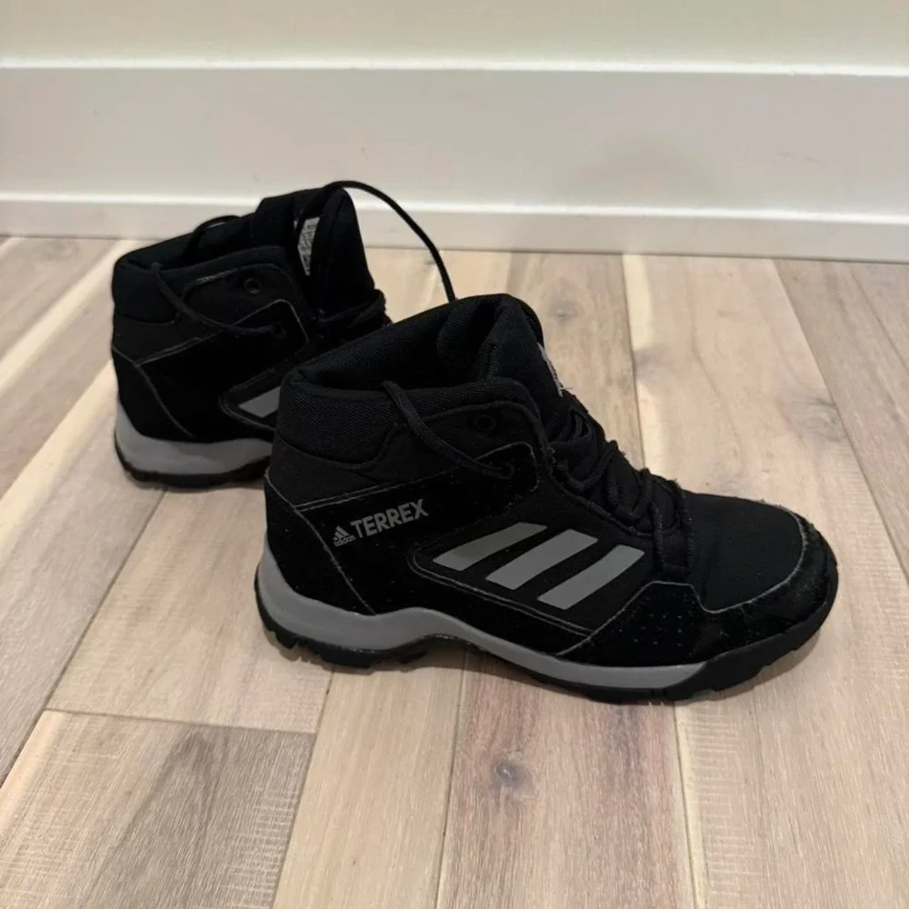 Adidas Terrex black hiking boots Sz 4.5 y #hiking #outdoor